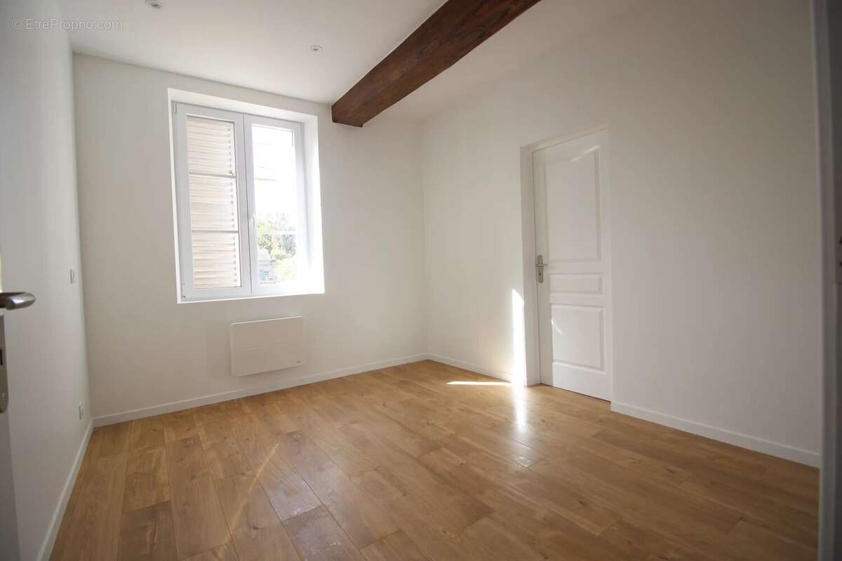 Appartement à MOUY