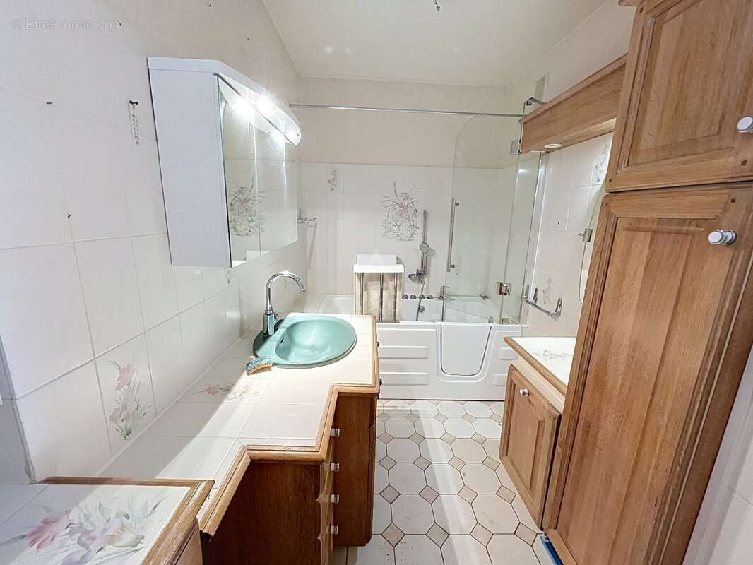 Appartement lumineux de 80,72 m²  Vue dégagée  Fort potentiel d'aménagement - photo 10