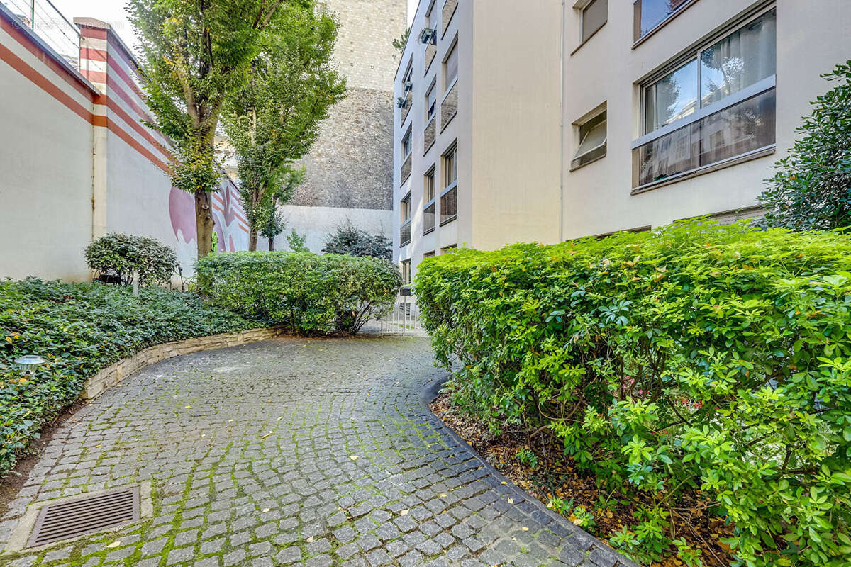 Appartement à PARIS-14E