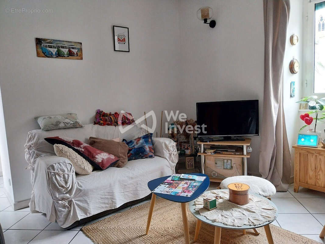 Appartement à NAY