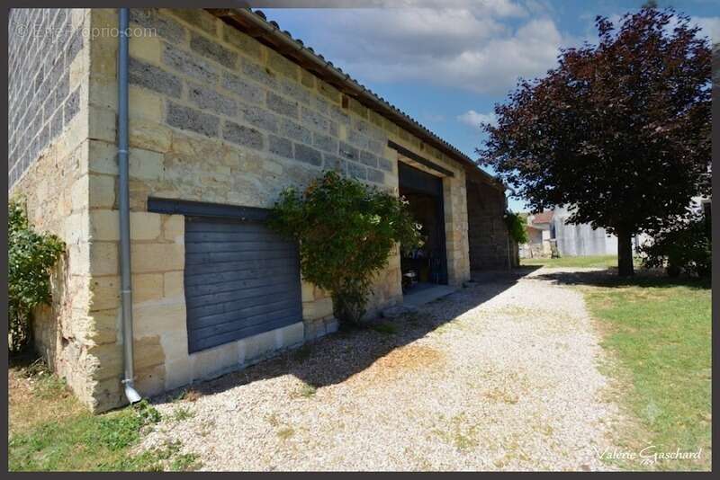 Maison à SAINT-SEURIN-SUR-L'ISLE