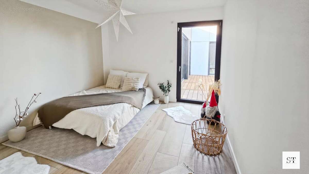 Maison à SAINT-SEBASTIEN-SUR-LOIRE