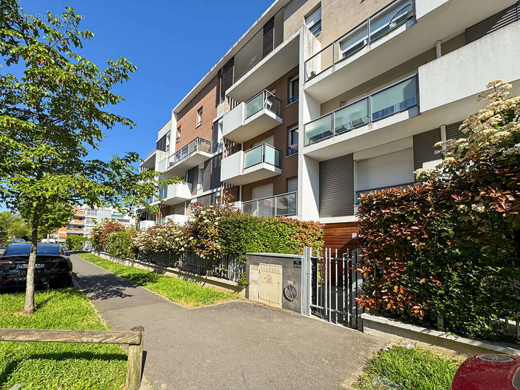 Appartement à ROSNY-SOUS-BOIS
