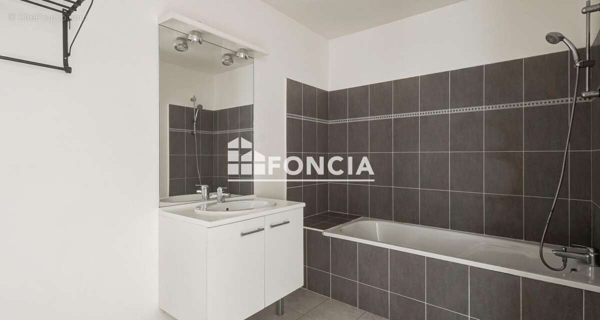 Appartement à MARSEILLE-2E