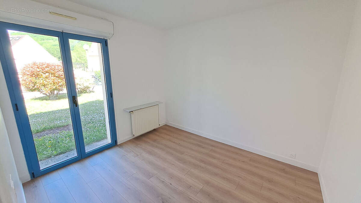 Appartement à SAINT-REMY-LES-CHEVREUSE