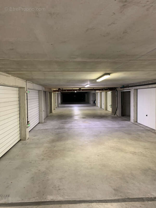 Parking à MITTELHAUSBERGEN