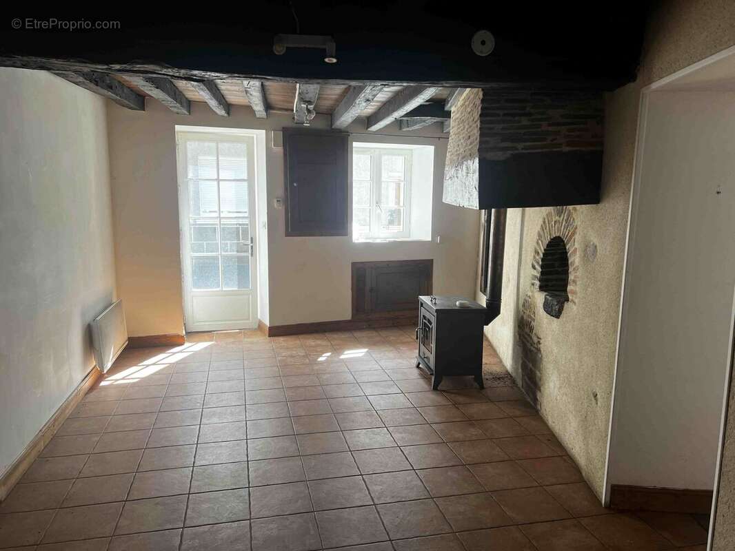 Maison 182 m² à Saulgond  - photo 3