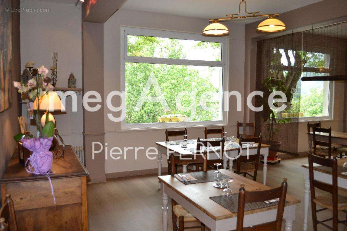 Immeuble avec Café Restaurant et chambres d'hôtes en Vallée du Tarn - photo 9