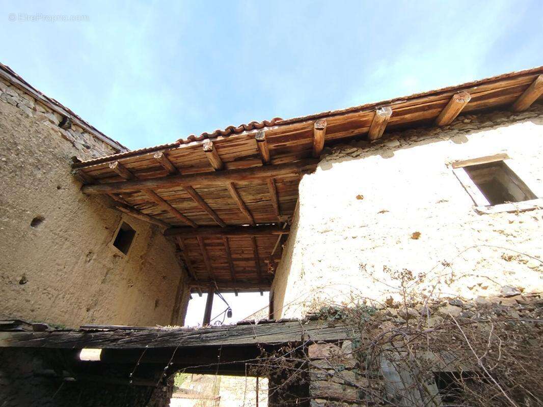 Maison à DORE-L&#039;EGLISE