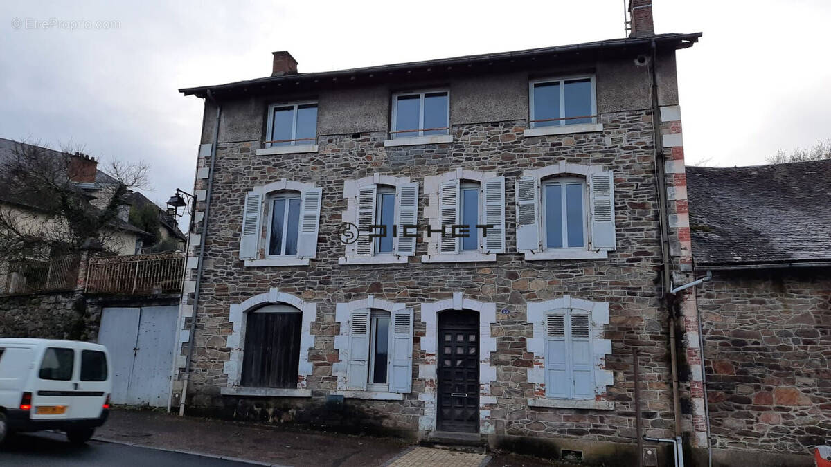 Appartement à UZERCHE