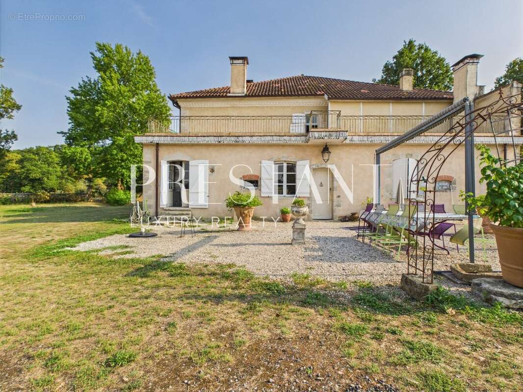 Maison à ORTHEVIELLE