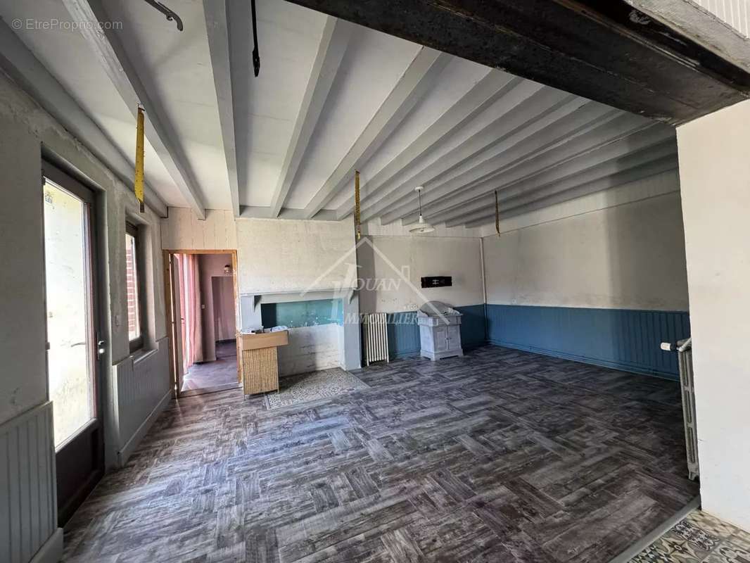 Maison à PARAY-LE-FRESIL