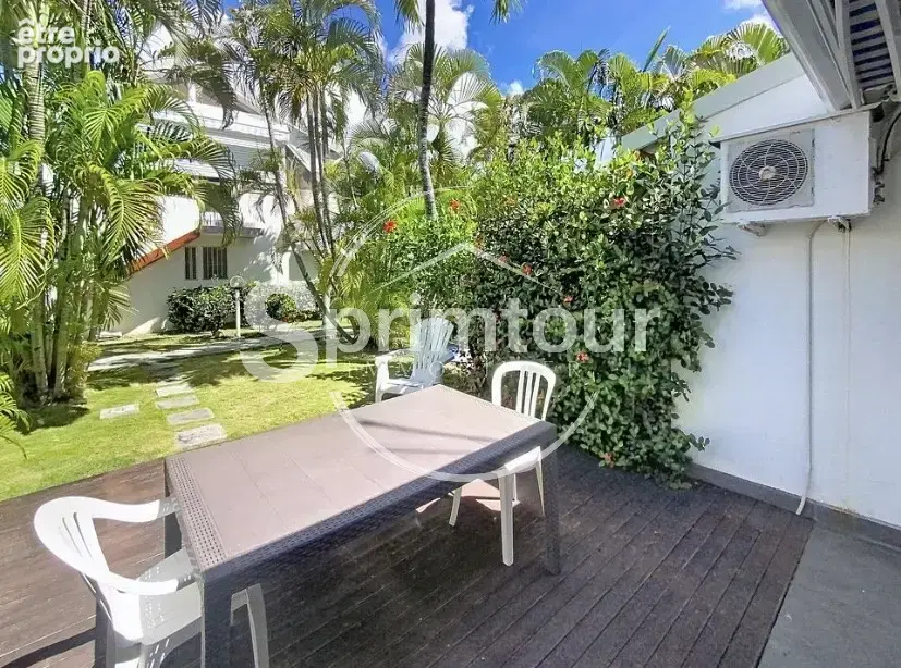 Marina Saint-Francois - Appartement T3 meublé en rez-de-chaussée avec piscine - photo 2