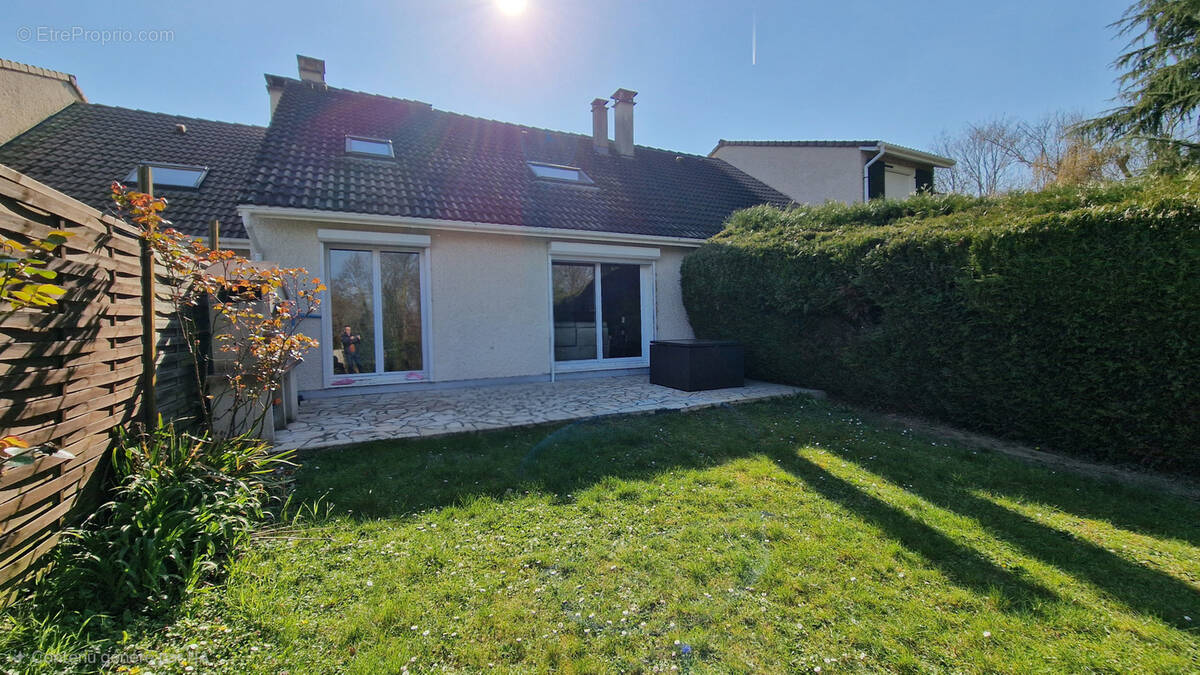 Maison à MARLY-LA-VILLE