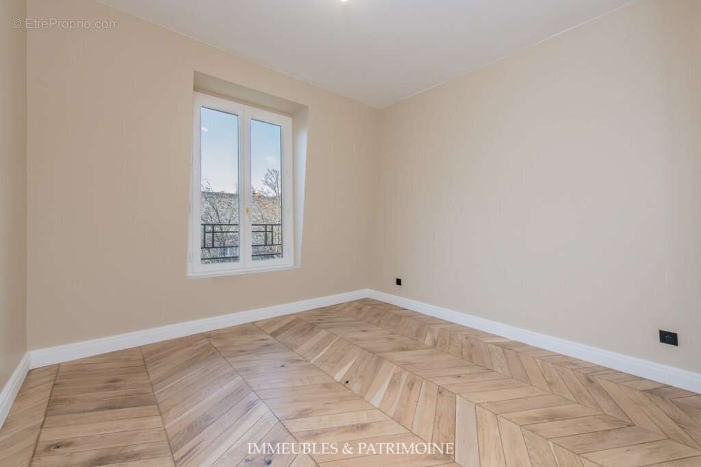 Appartement à PARIS-8E
