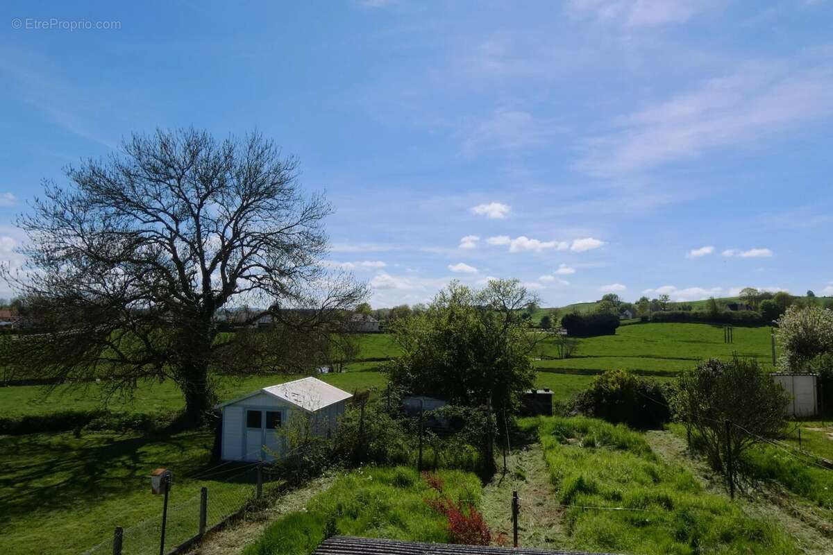 Maison à ETANG-SUR-ARROUX