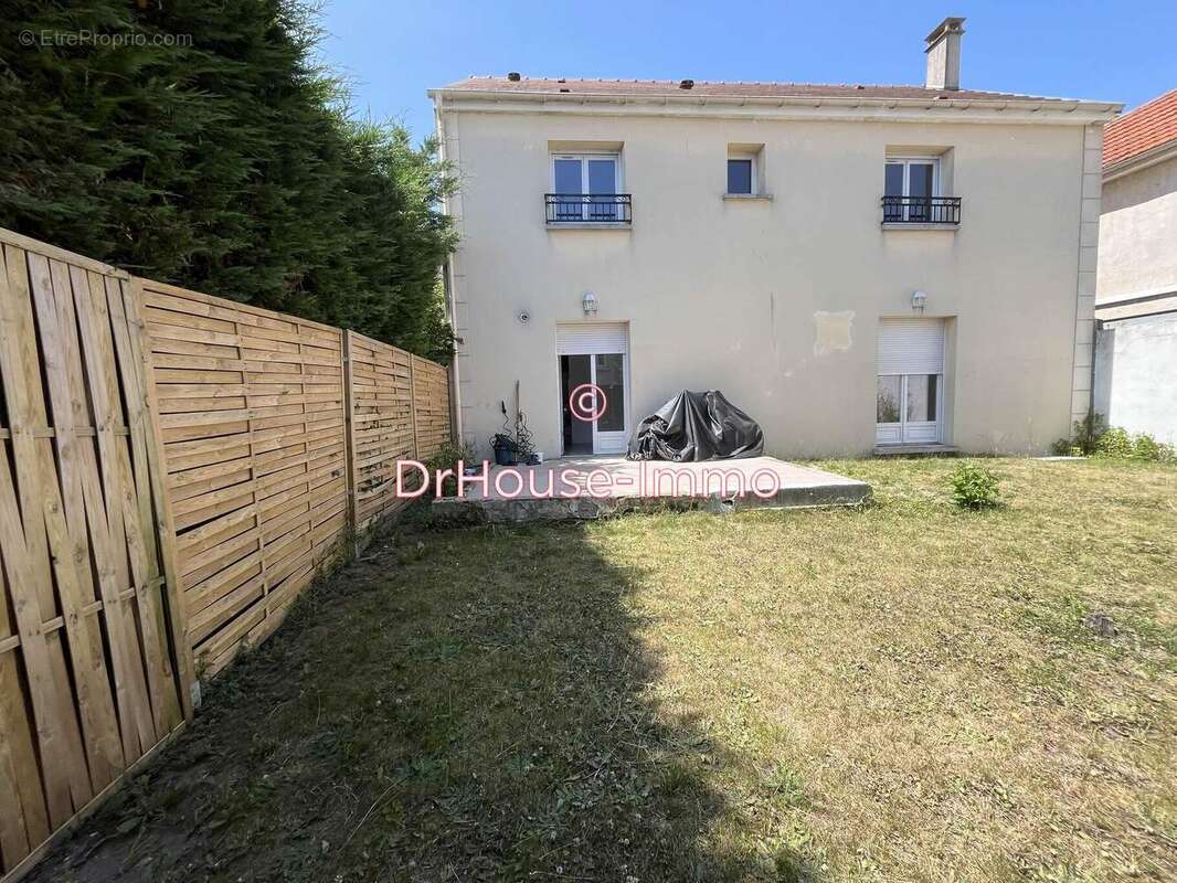 Maison à LIVRY-GARGAN