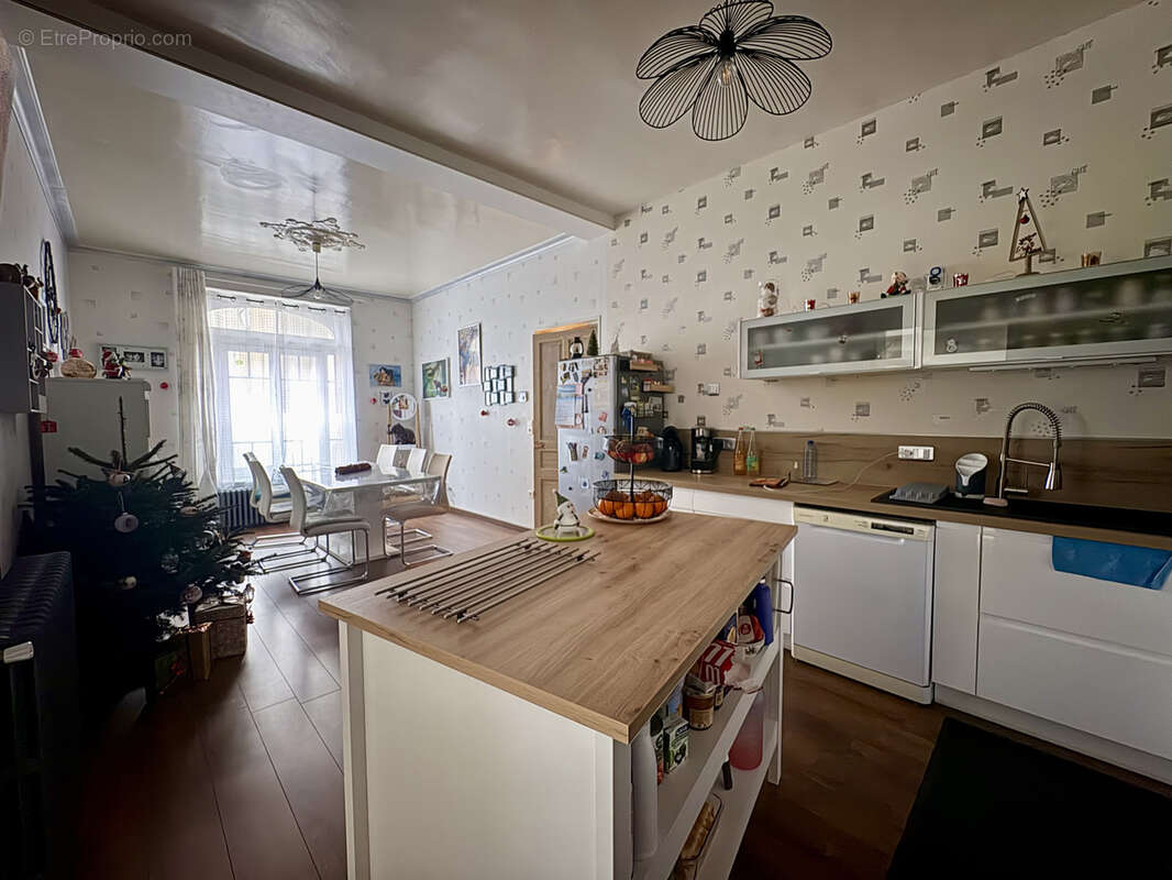 Maison à PUY-GUILLAUME