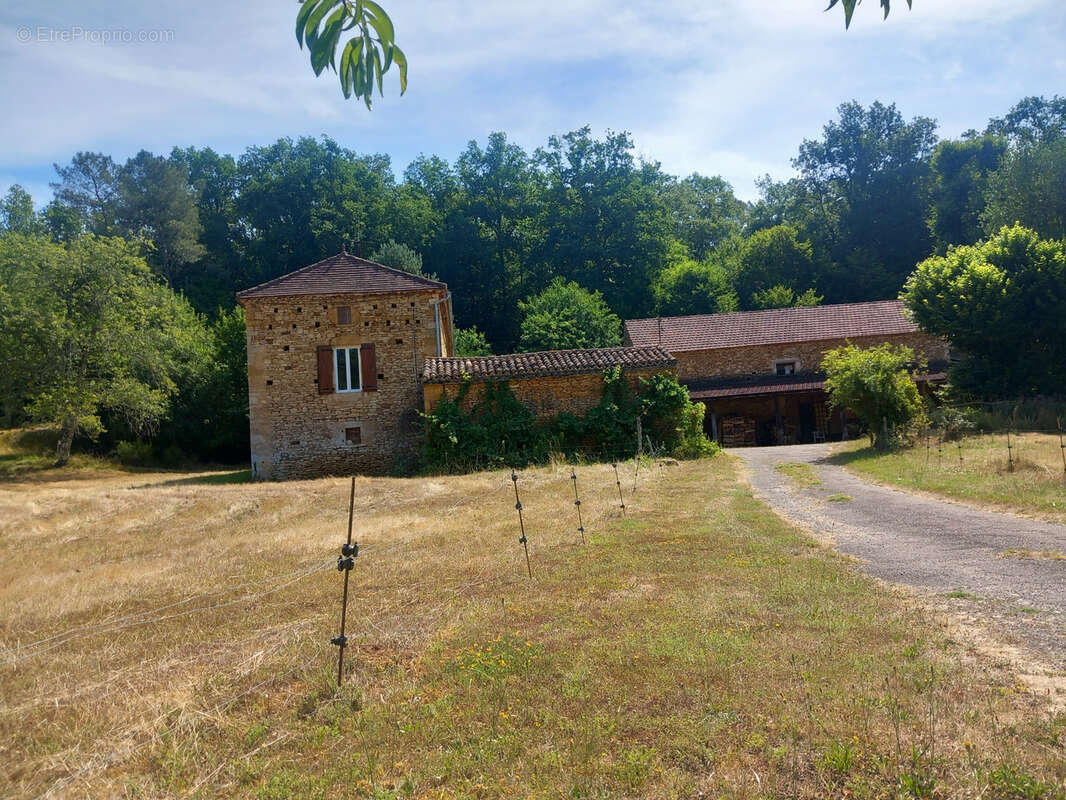 Maison à LOUBEJAC