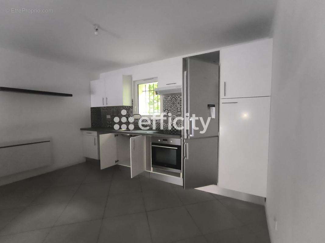 Appartement 210 m² à Ampus  - photo 6