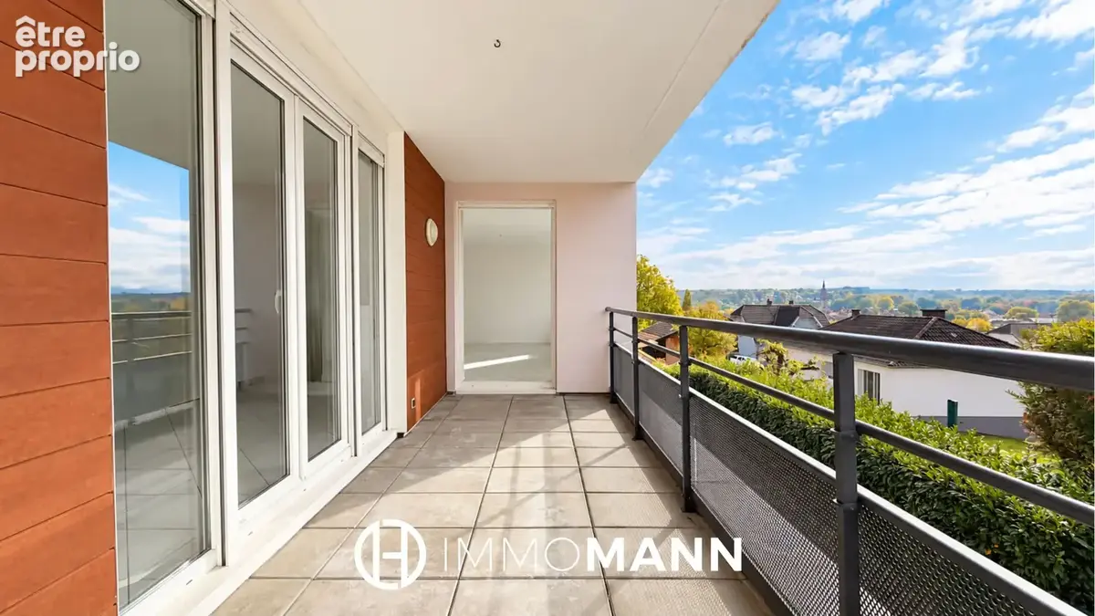 Duplex inversé avec jardin, terrasses, garage et parking - photo 7