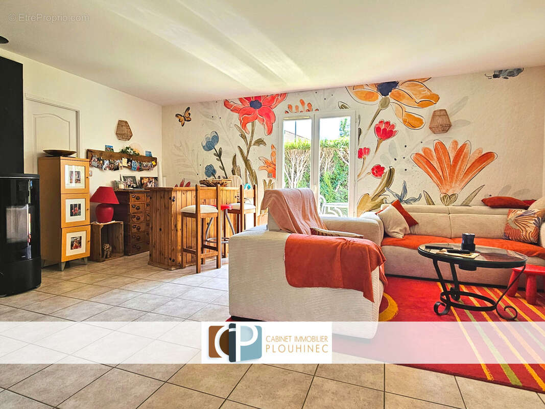Maison de plain pied avec piscine. - photo 9