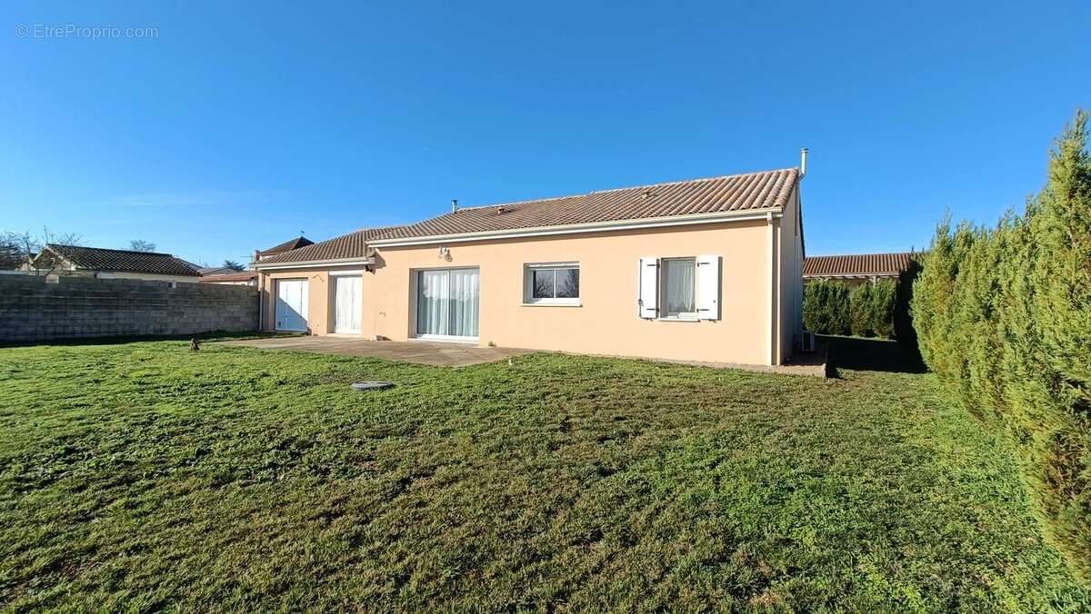 Maison à LE ROCHEREAU