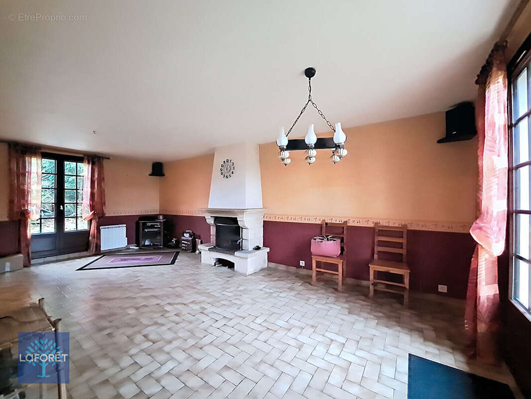 Maison à LA CHAPELLE-JANSON