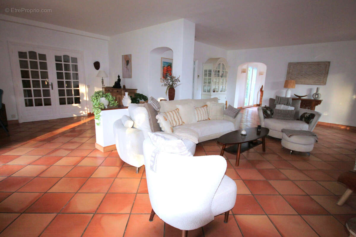 Maison à MONTESQUIEU-DES-ALBERES