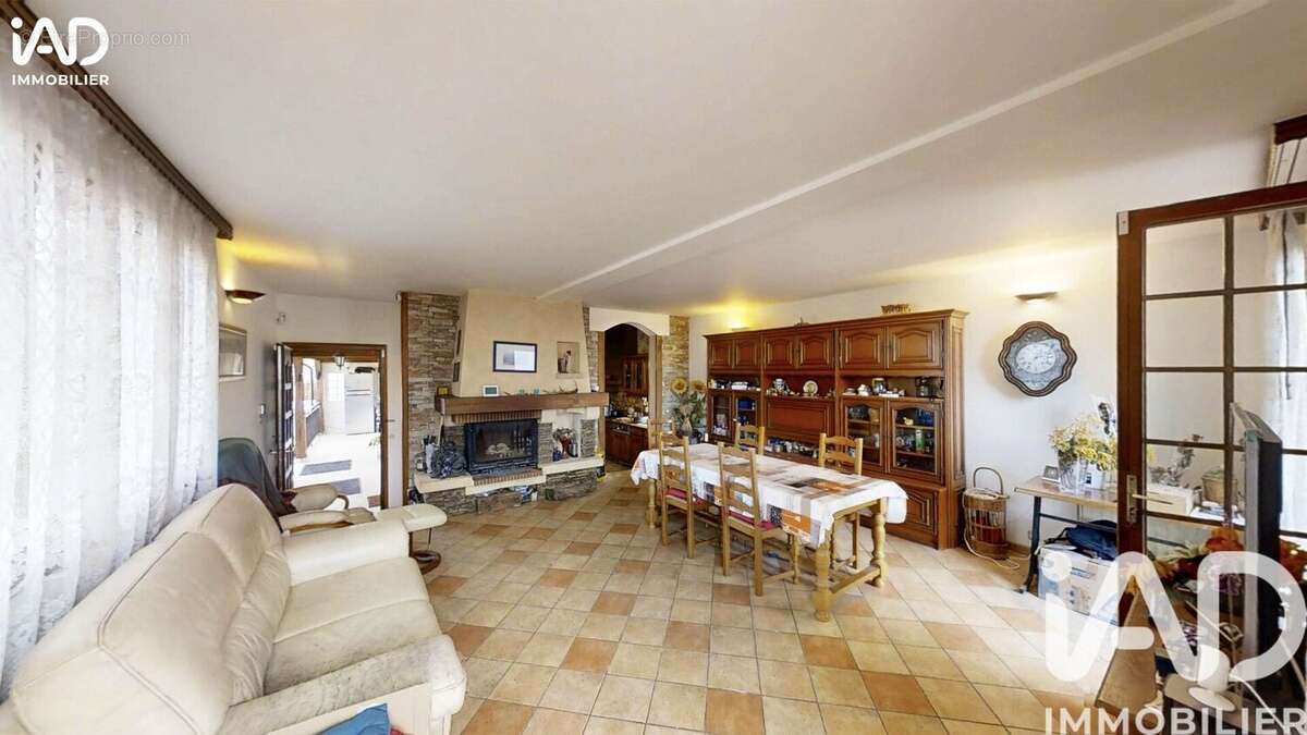 Photo 2 - Maison à LES PAVILLONS-SOUS-BOIS