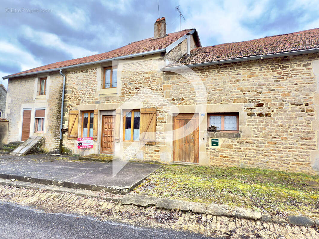 Maison à LAVILLENEUVE