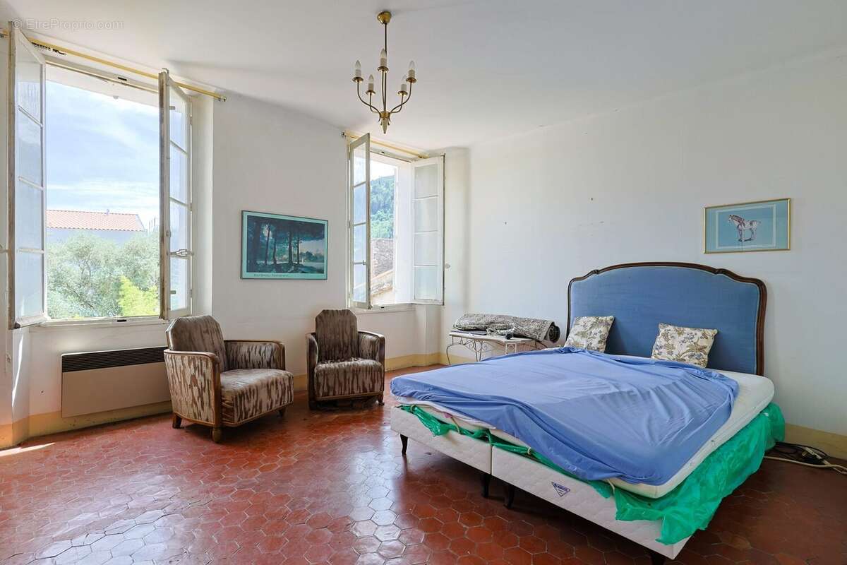 Maison à SOLLIES-PONT