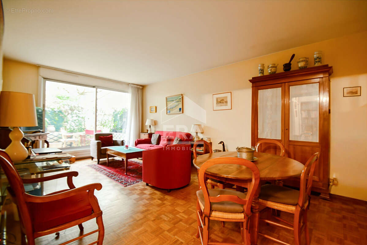 Appartement à ISSY-LES-MOULINEAUX