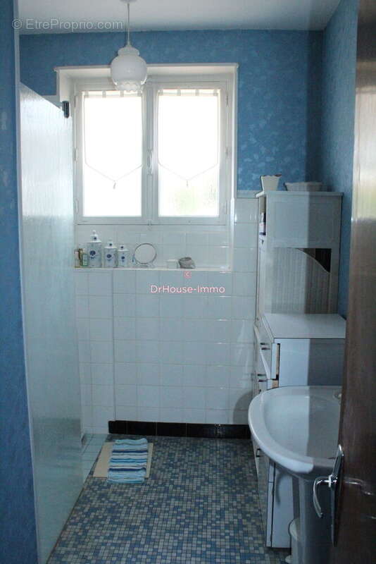 Maison 93 m² à Chabanais  - photo 6
