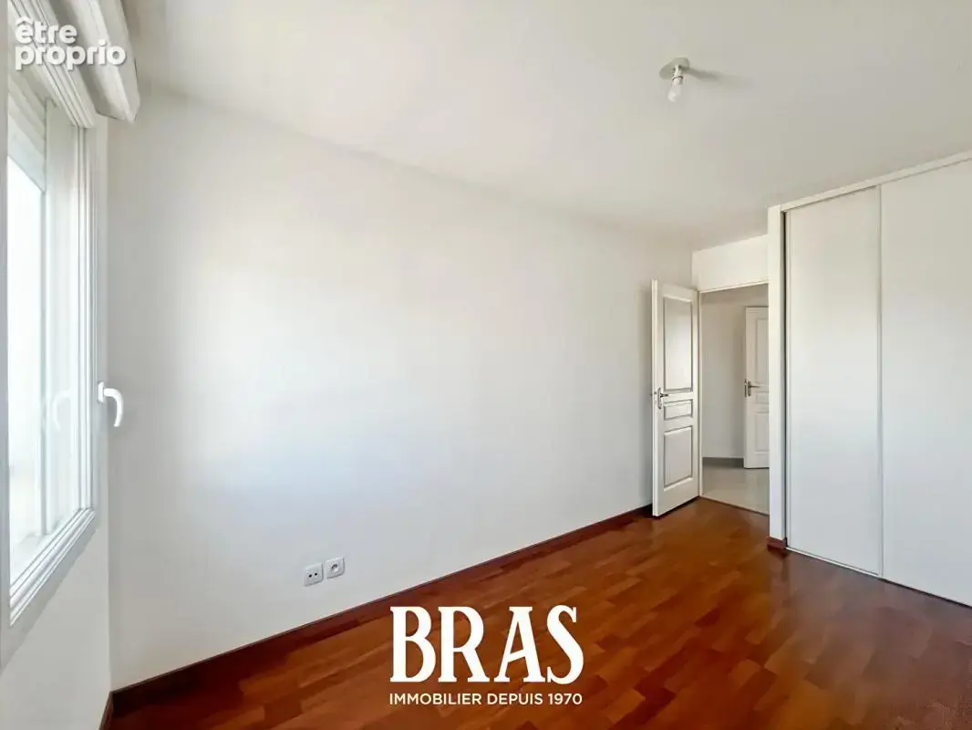 ROND POINT DE VANNES,  Appartement T3 avec parking sécurisé - photo 5