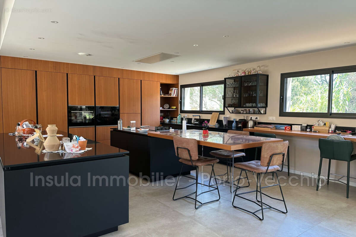 Maison 263 m² à Porto-Vecchio  - photo 3