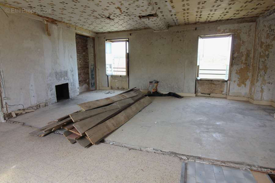 58, Exclusivité Agence à 5mns de Clamecy - Maison de Campagnie à finir de restaurer + matériaux. - photo 5