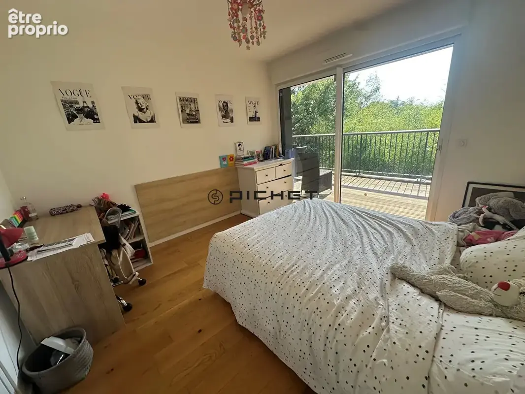 À Vendre Superbe Appartement T4 avec Grande Terrasse  cellier et parkings - photo 10