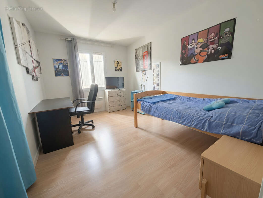 Maison à OYRE