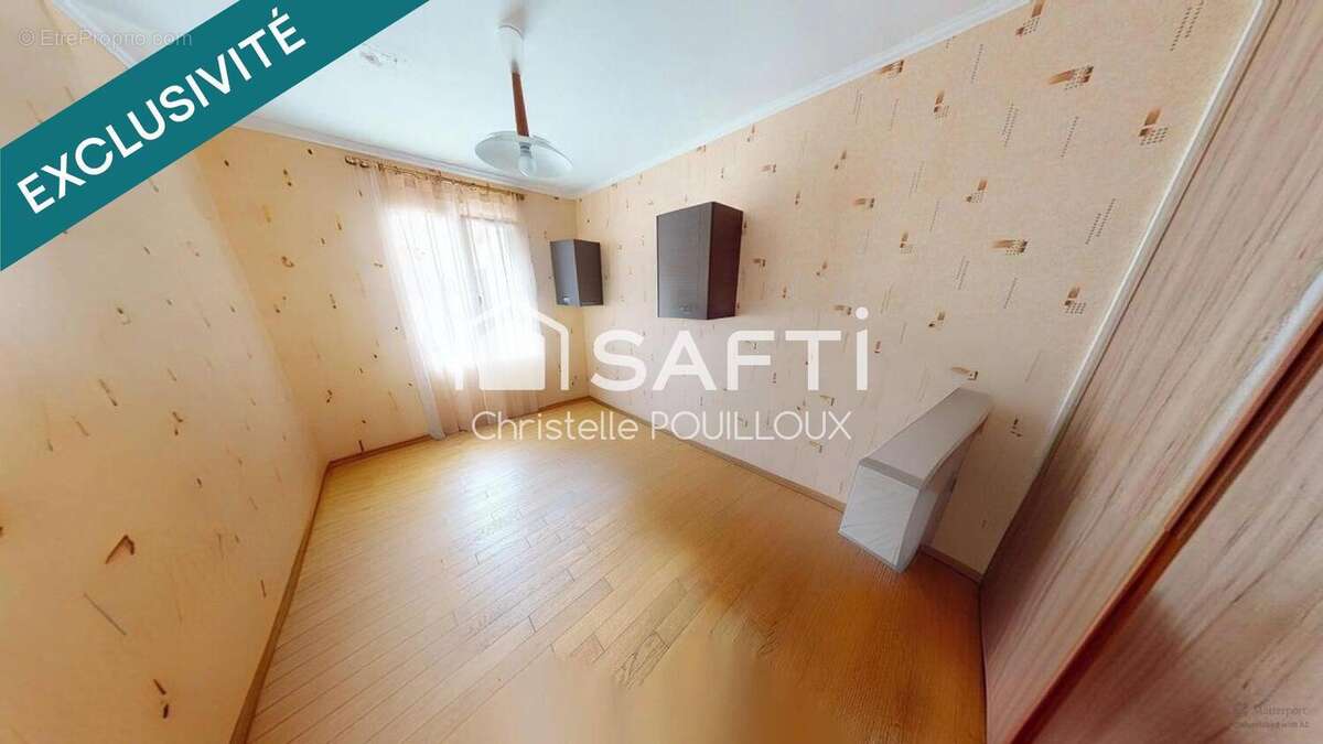 Maison 250 m² à Benet  - photo 9