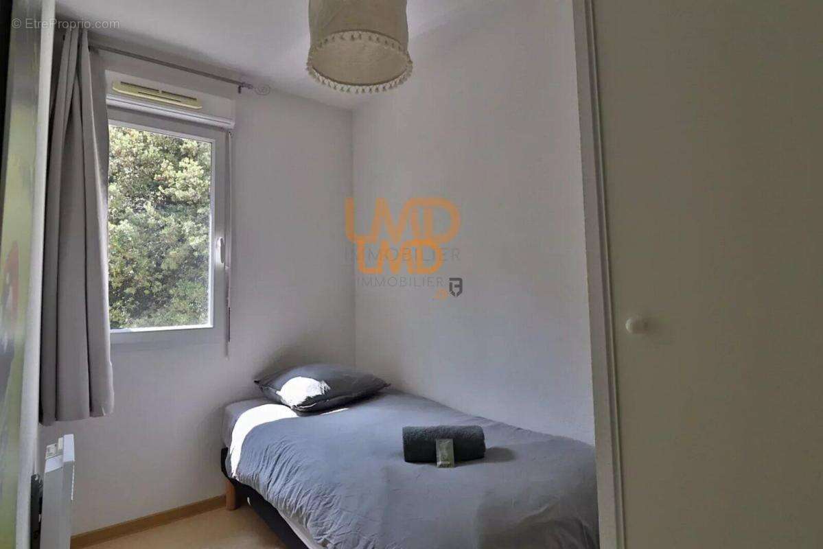 Appartement à AVENE