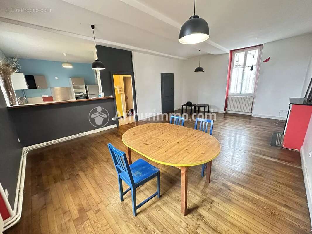 Maison à SAINT-ASTIER