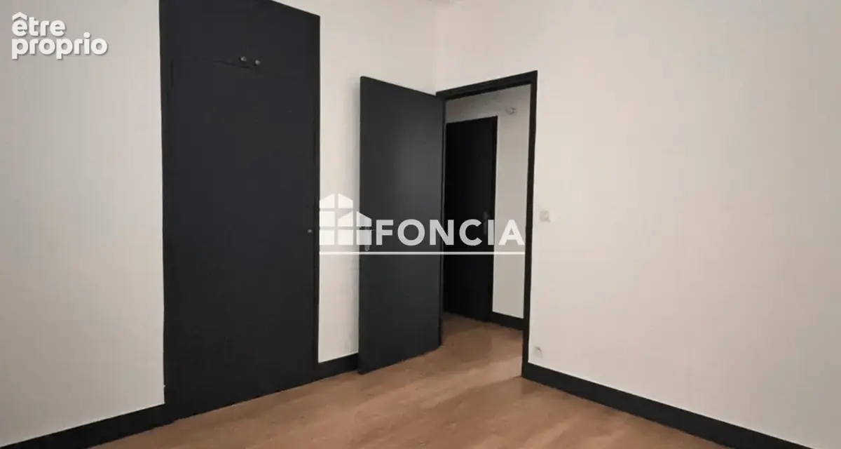 Pézenas – Appartement T3 rénové en plein centre-ville - photo 8