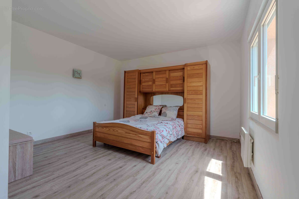 'Coline' Maison 5 chambres - garage- jardin - photo 15