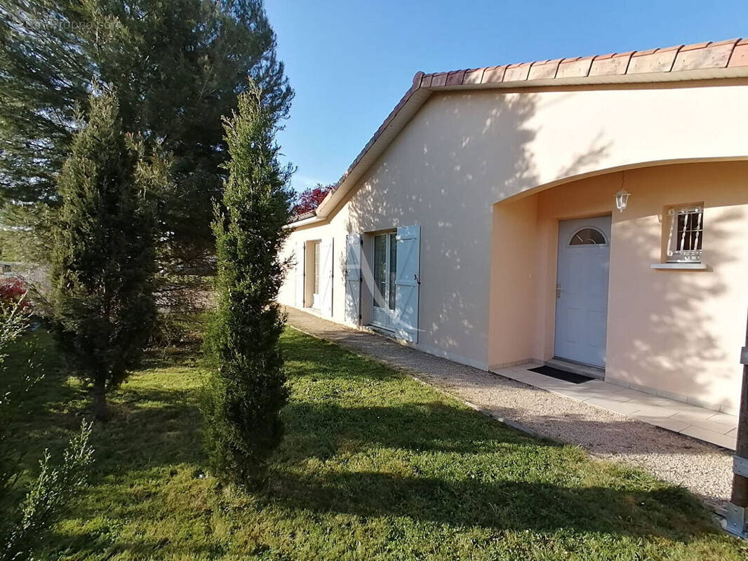 Maison à FONTAINE-LE-COMTE