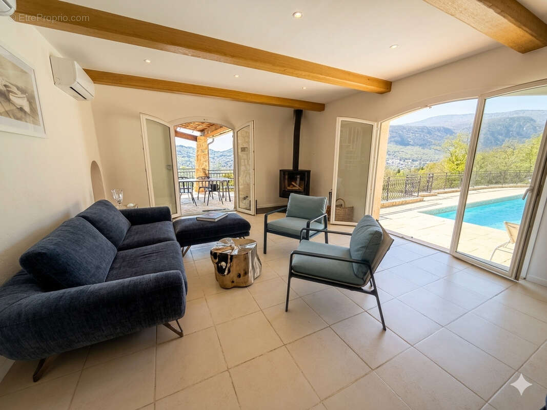 Maison à TOURRETTES-SUR-LOUP