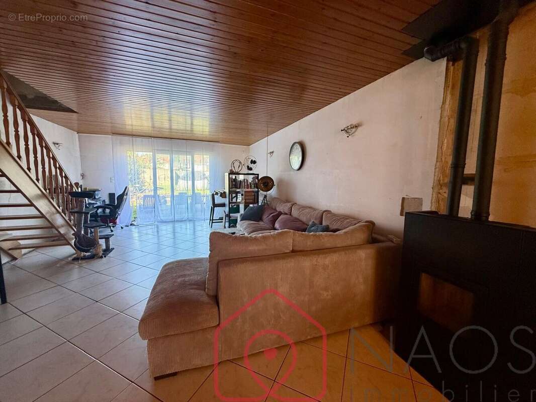 Maison à POURU-SAINT-REMY