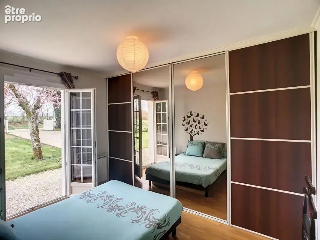 Appartement Cosne Cours Sur Loire 5 pièce(s) 155.80 m2 - photo 6