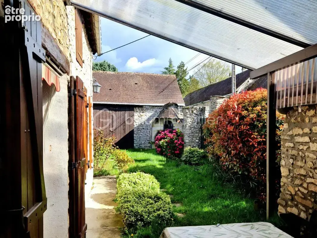 Maison à fort potentiel avec dépendances – Très beau jardin arboré - photo 5