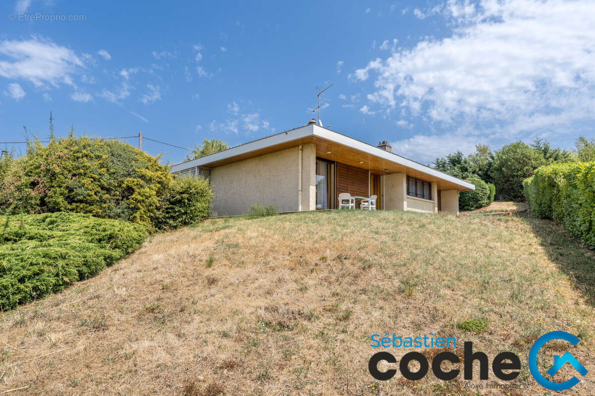Charly   Maison d'architecte, vue exceptionnelle, potentiel rare - photo 13